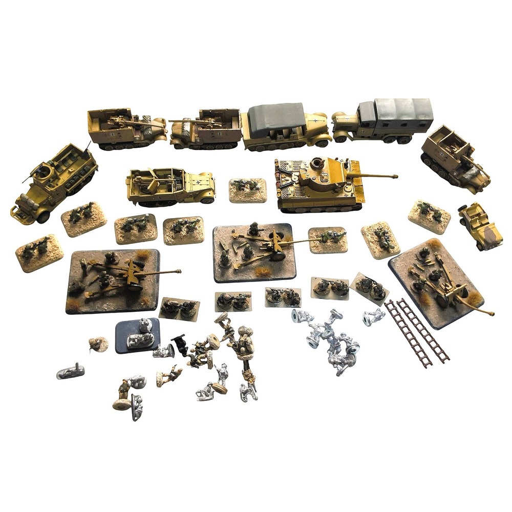 Military History War German Army Miniatures Men Tan Tank Half Track